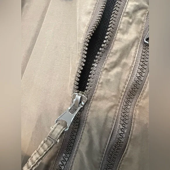 Guess Olive Green Lightweight Jacket with Relaxed Fit - Picture 5 of 15